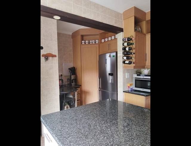 5 BEDROOM HOUSE FOR SALE IN WIDENHAM